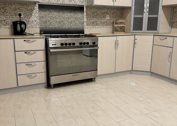 شقة بصالة انيقة وغرفتين نوم