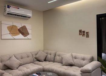 شقة بصالة مريحة ودخول ذاتي 