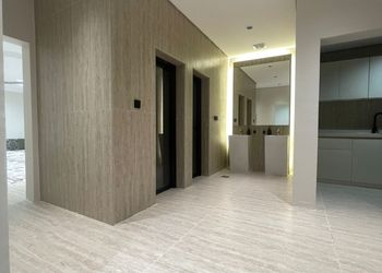 استراحة بمسطح اخضر ومجالس