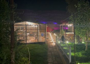 استراحة باطلالة على الجبل ومسبح 