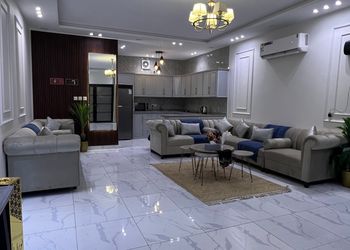 شاليه بجلسة خارجية والعاب مائية