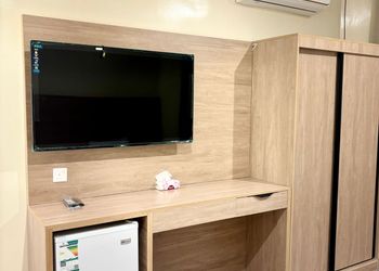 غرفة سرير ماستر بدورة مياة