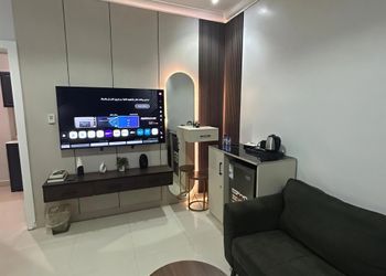 استديو بسرير ماستر وجلسة جانبية 