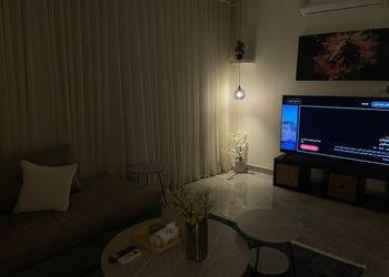 استديو هادئ بسرير ماستر