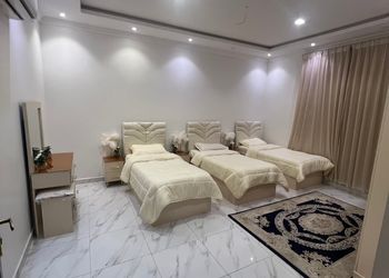 شاليه بمسبح داخلي ومجالس مريحة 