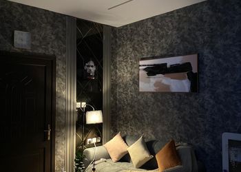 استديو بسرير ماستر وجلسه جانبية