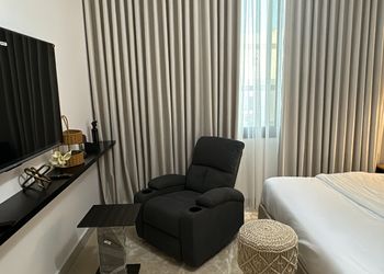 استديو بسرير ماستر وجلسة جانبية 