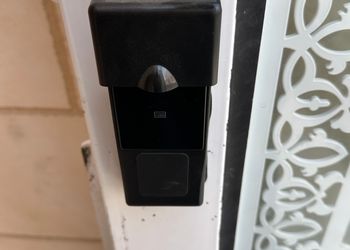 شقة بغرفة معيشة وغرفة نوم 