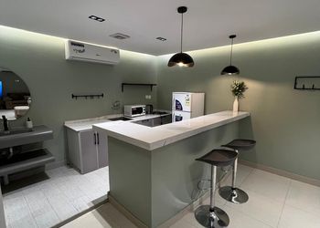 شاليه بتصميم أنيق ومسبح خارجي 
