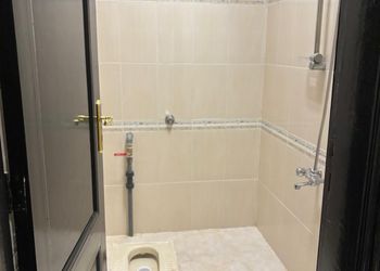 استديو بأثاث مريح وبسيط 
