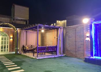 شاليه بألعاب مائية ومجلس