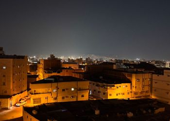 شقة بصالة وغرف نوم