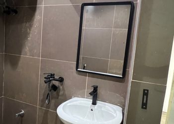 استديو بسرير ماستر وأثاث مريح 