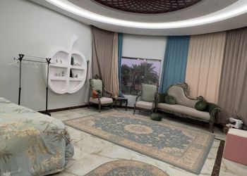 شاليه بجلسة خارجية ومسبح