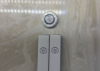 استديو بأثاث مريح وبسيط 