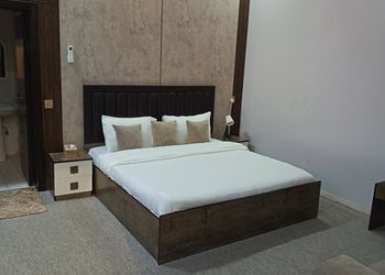 استراحة بمجلس وثلاث غرف نوم 