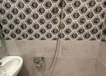 استديو بأثاث مريح وبسيط 