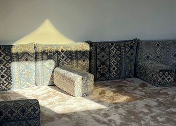استراحة بمجالس واسعة وفناء خارجي