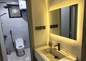 استديو بسرير ماستر وجلسة جانبية 