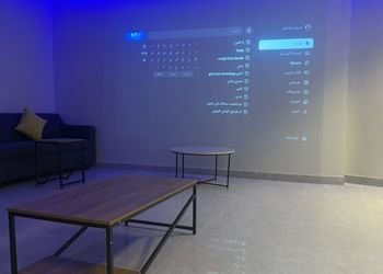 شالية بمجلس مطل على الفناء الخارجي 