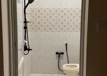 استديو بأثاث مريح وبسيط 