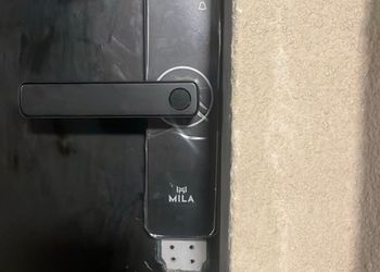 شقة بغرفة معيشة وغرفة نوم 
