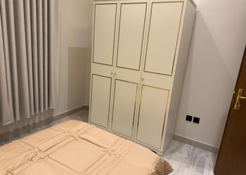 فيلا بصالتين وخمس غرف نوم