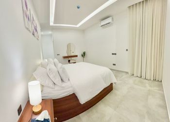شقة بتصميم انيق ودخول ذاتي