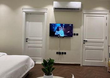 استديو بسرير ماستر وجلسة جانبية