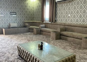 استراحة بمسبح خارجي وجلسة خارجية
