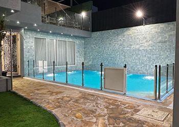 شالية بمجلس مطل على الحديقة .