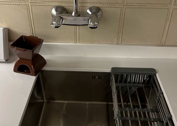استديو بسرير ماستر وجلسة جانبية
