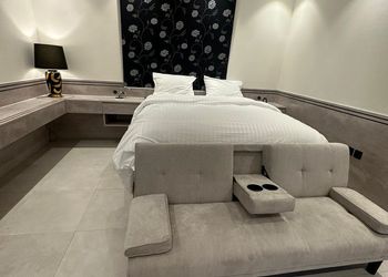 استديو بأثاث مريح وبسيط 