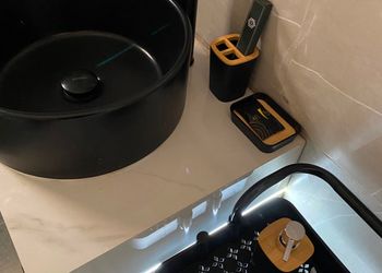 استديو هادئ بسرير ماستر