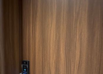 شقة بغرفة معيشة وغرفتين نوم 