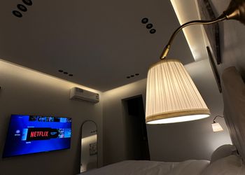 استديو بسرير ماستر وجلسة جانبية 