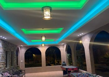 استراحة بمسبح داخلي والعاب اطفال (قسمين)