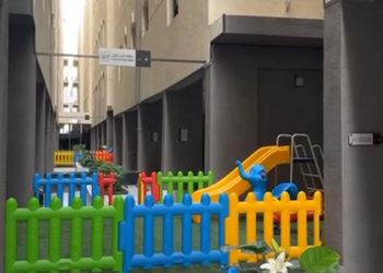 استديو بسرير ماستر وجلسة جانبية 