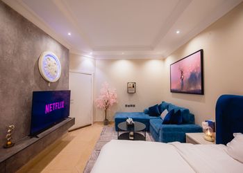 استديو هادئ بدخول ذاتي 