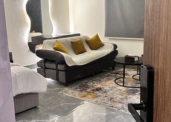 استديو بتصميم أنيق وسرير ماستر