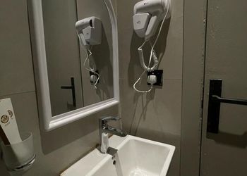 استديو بسرير ماستر 