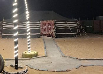 مخيم بركن شواء وملعب كرة طائرة