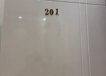 استديو هادئ بسرير ماستر 