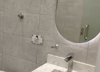شاليه بألعاب مائية وجلسة خارجية
