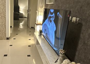شقة بغرفة معيشة وغرفة نوم 