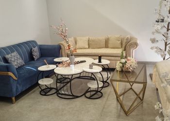 شاليه بمسطح اخضر و جلسة خارجية