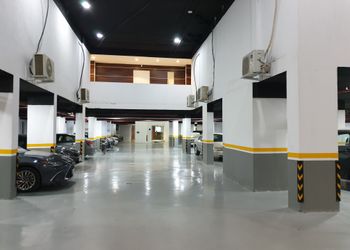 استديو بأثاث مريح وبسيط 