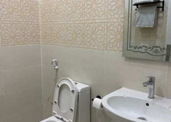 استديو بأثاث مريح وبسيط 