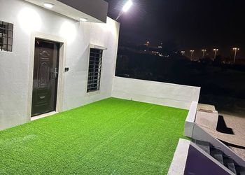 شقة بصالة انيقة وغرفتين نوم
