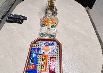 شقة بغرفة معيشة وغرفة نوم 